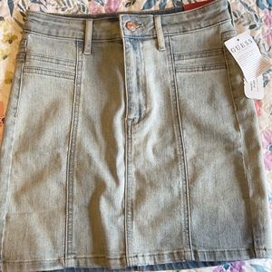Guess mini skirt. NEW with tags. Size small